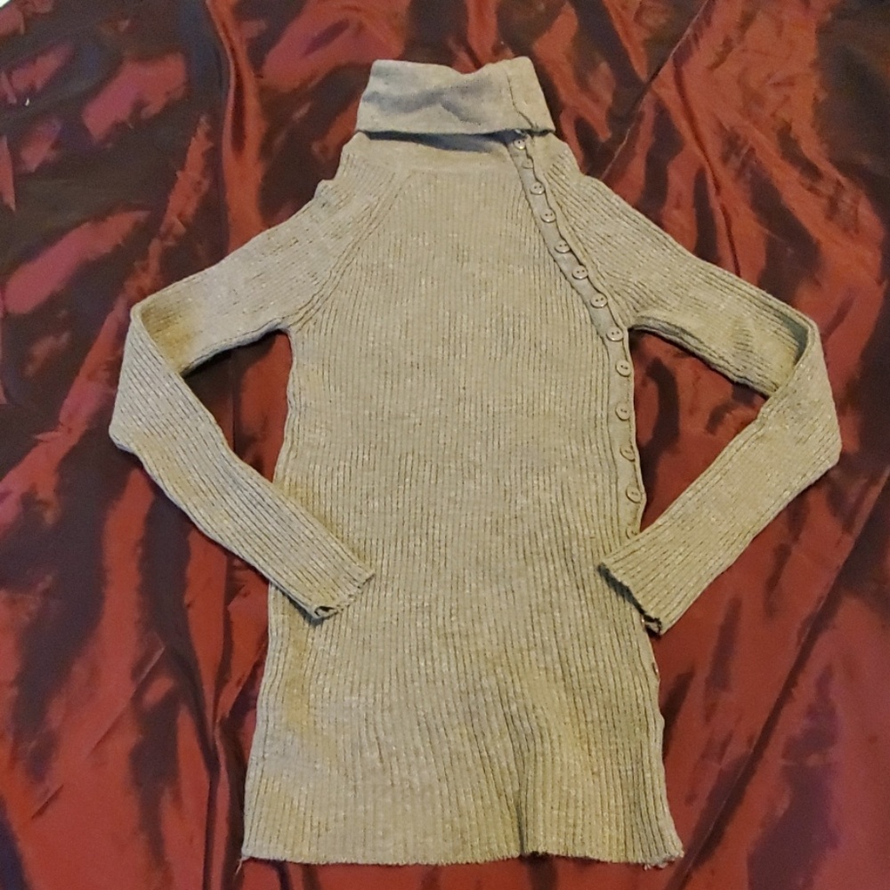 Titleneck Sweater